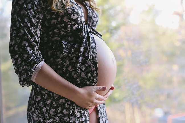 in-home baby bump photo